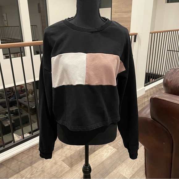 Colorblock Sweater - Picture 2 of 8